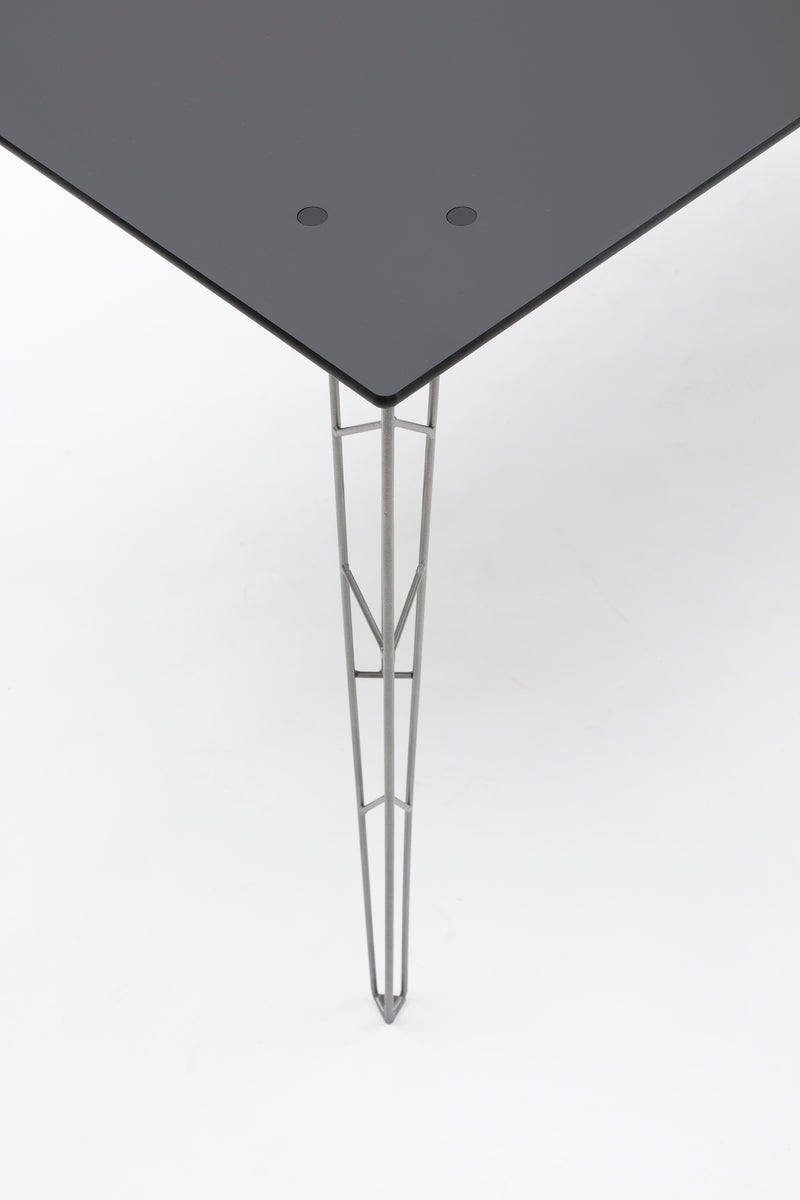 KOSMOS – Table