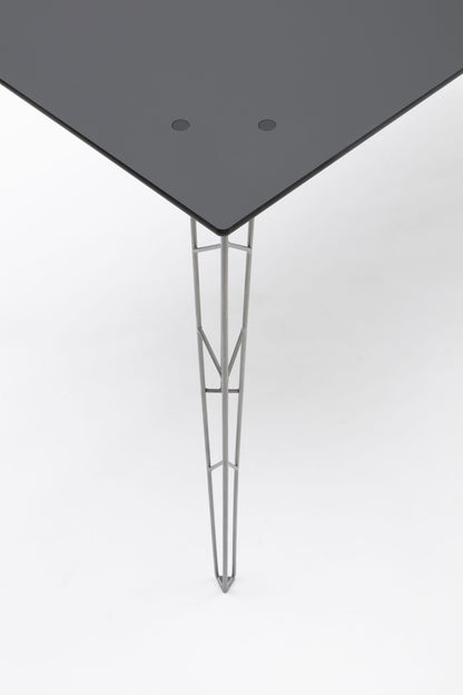 KOSMOS – Table
